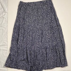 Old Navy cotton peasant skirt. Worn once.
